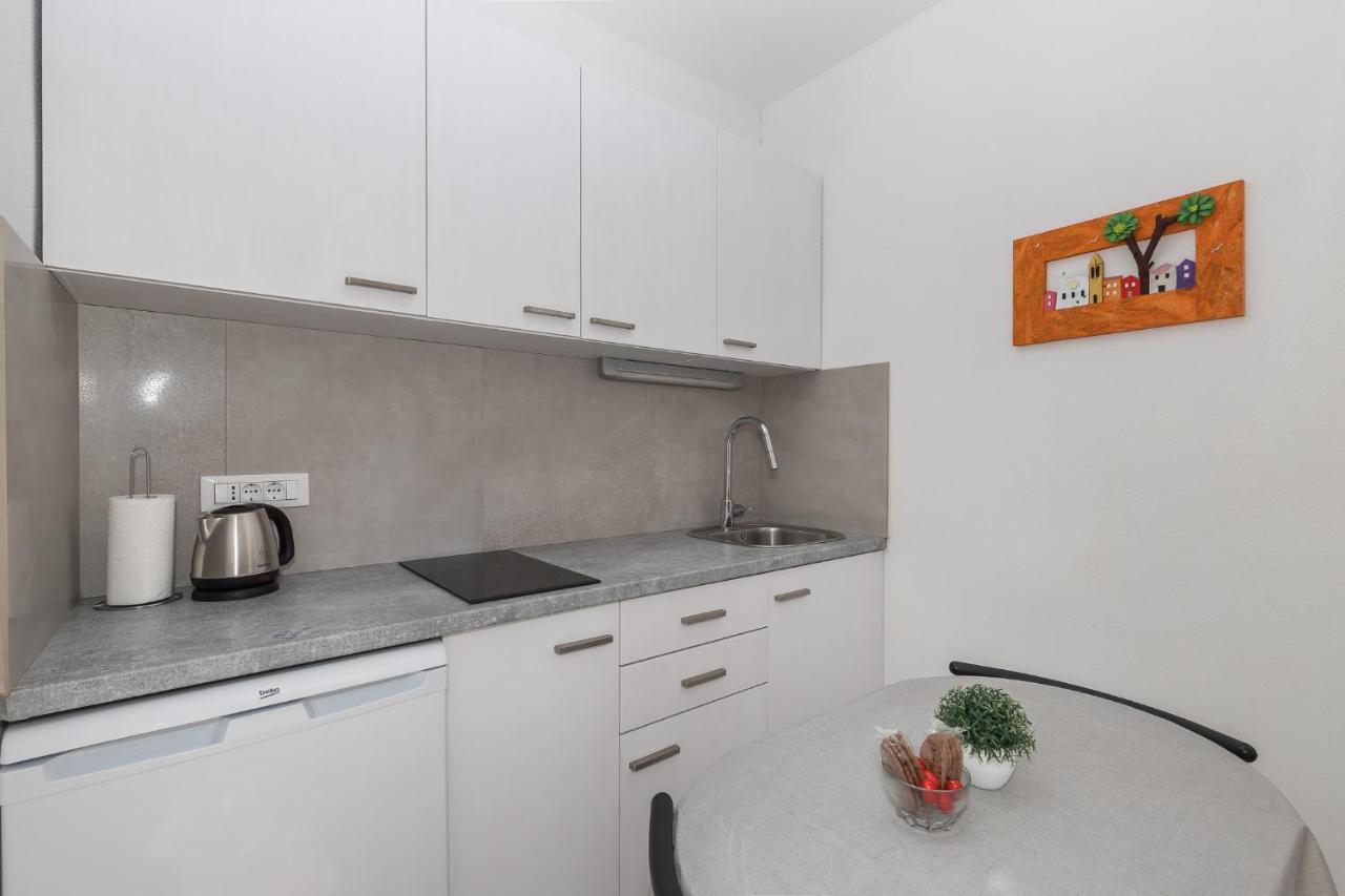 Apartment M&J Supetar Extérieur photo