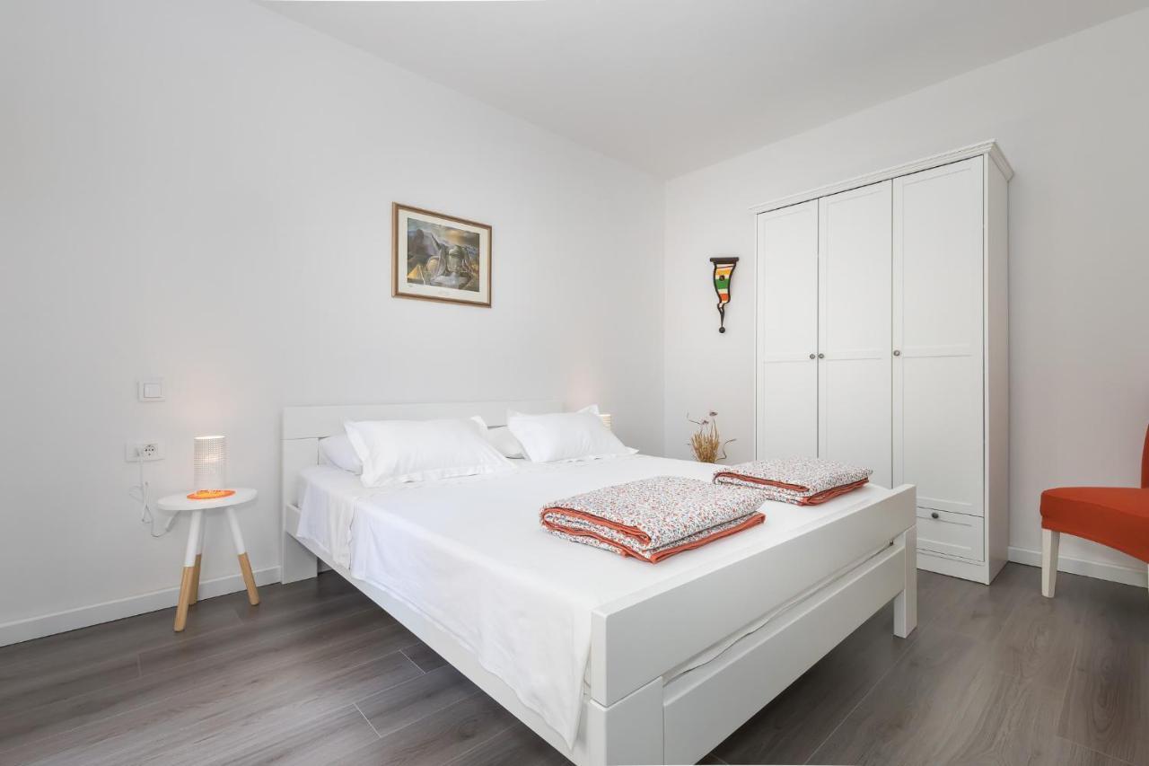 Apartment M&J Supetar Extérieur photo