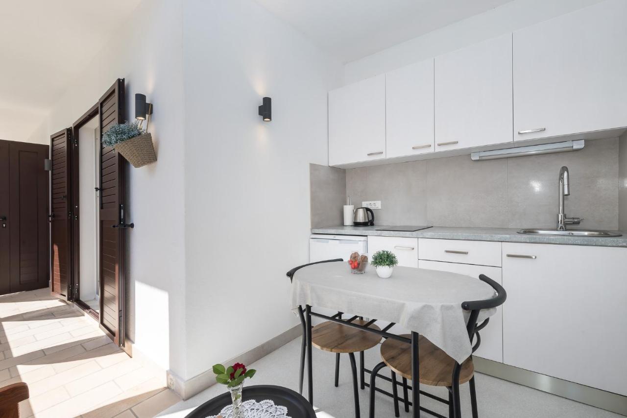 Apartment M&J Supetar Extérieur photo