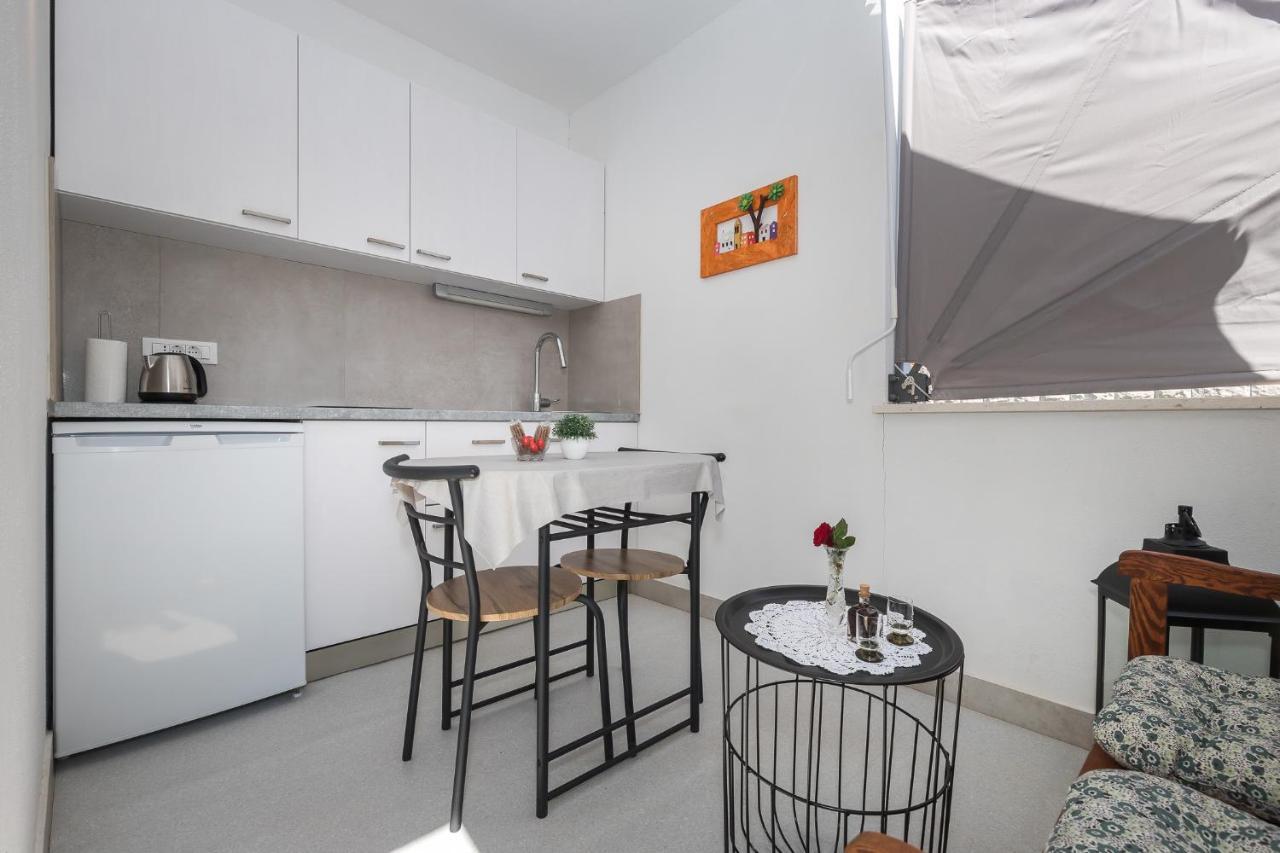 Apartment M&J Supetar Extérieur photo